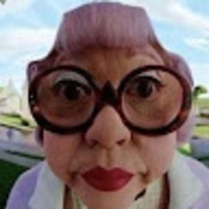 Meet your Posher, Noemi